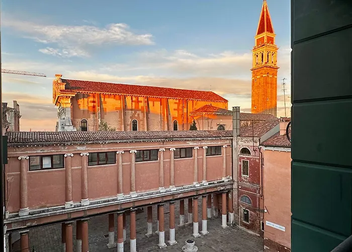 Palazzo Contarini Della Porta Di Ferro Aparthotel Venice
